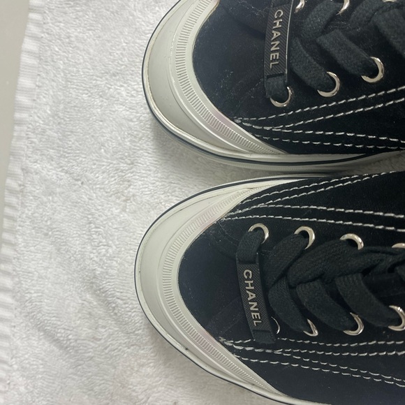 CHANEL SNEAKERS - Picture 13 of 13
